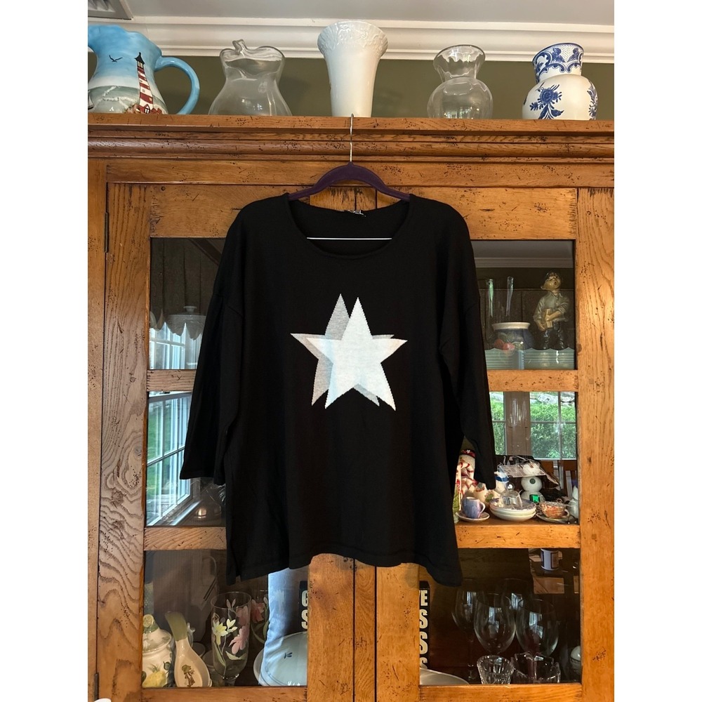 EUC Angel Apparel Black White & Gray Stars 3/4 Sleeve sweater tunic